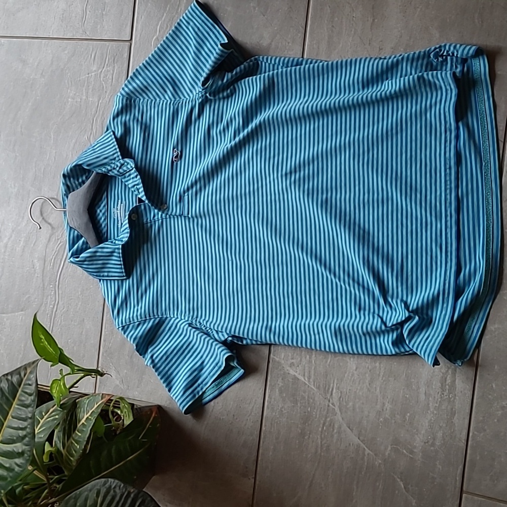 Vineyard Vines Performance.   Size L
